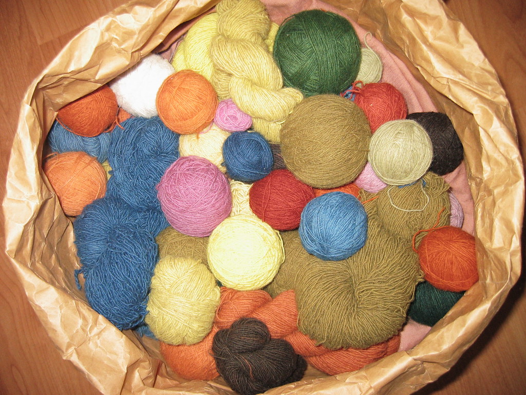 The wool for the embroidery  &ndash; &copy;&nbsp;Carole&nbsp;Tidy,&nbsp;November&nbsp;2007